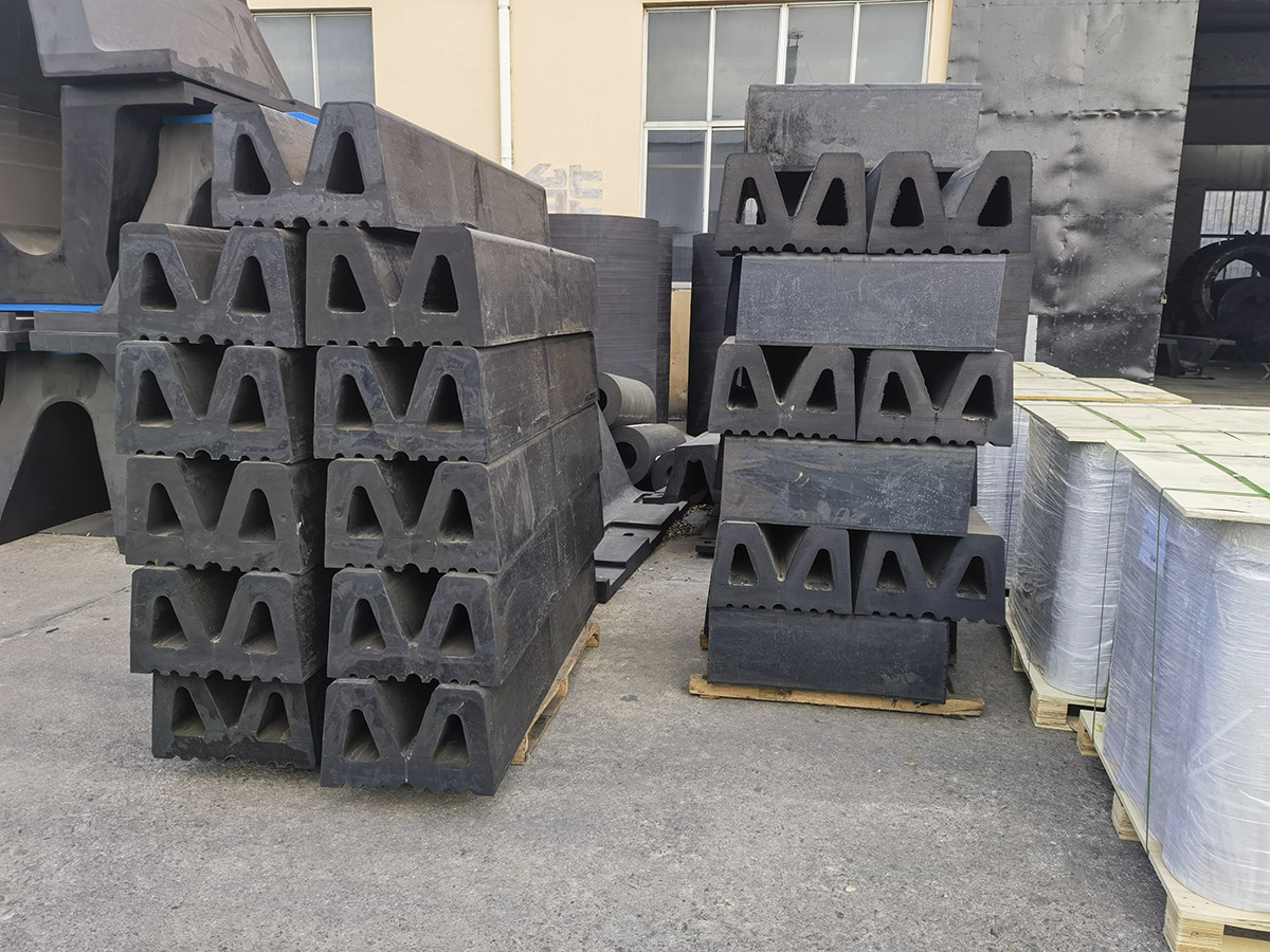 W Type Rubber Fender (3) W Type Rubber Fender (3)