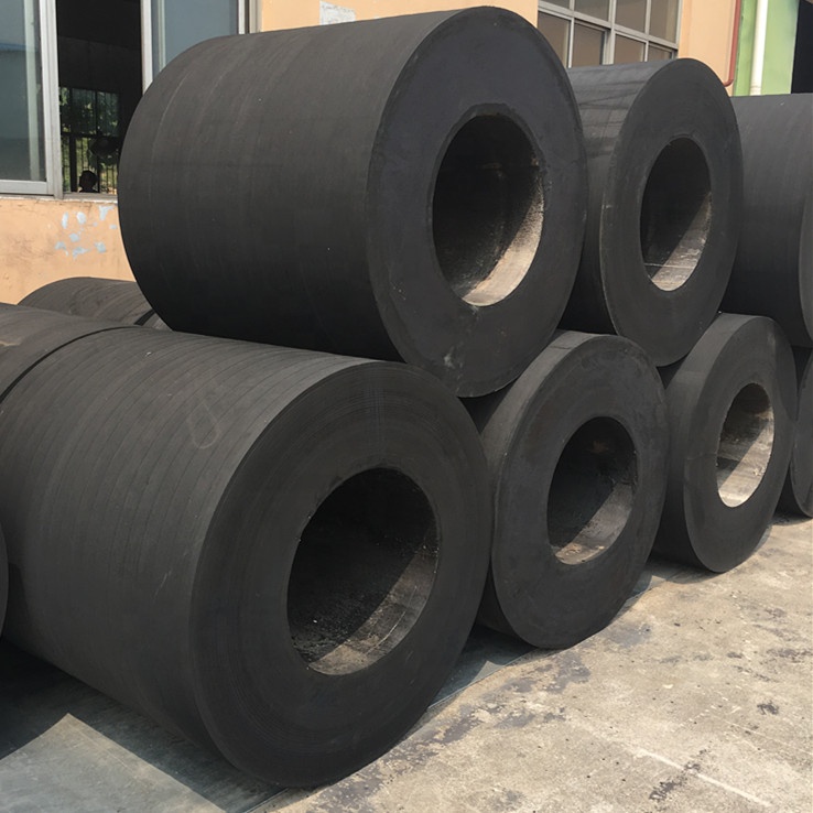 Cylindrical rubber fender