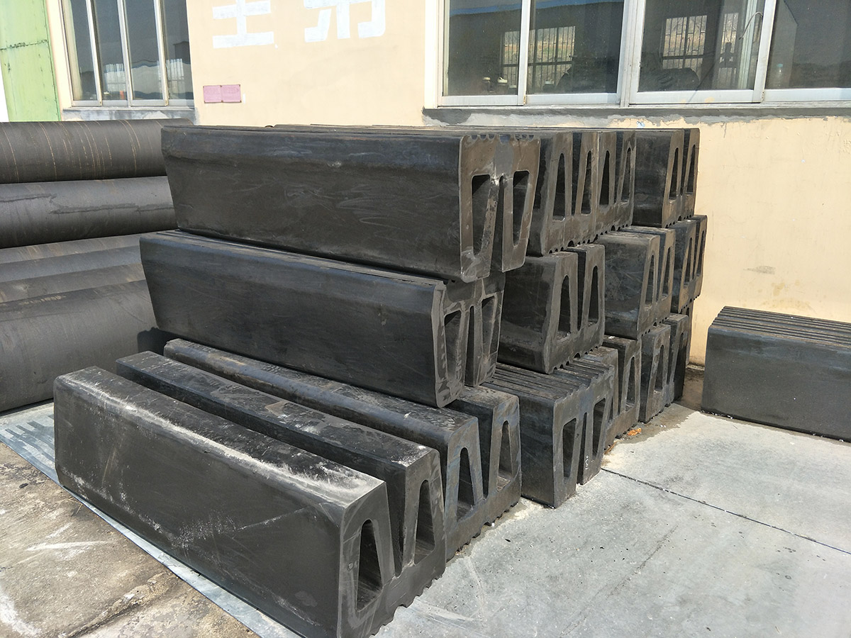 W Type Rubber Fender