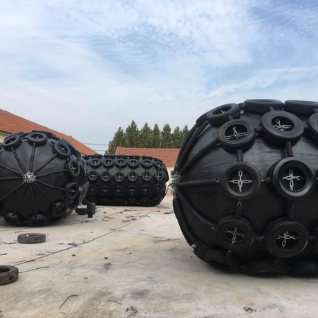 Pneumatic rubber fender.jpg